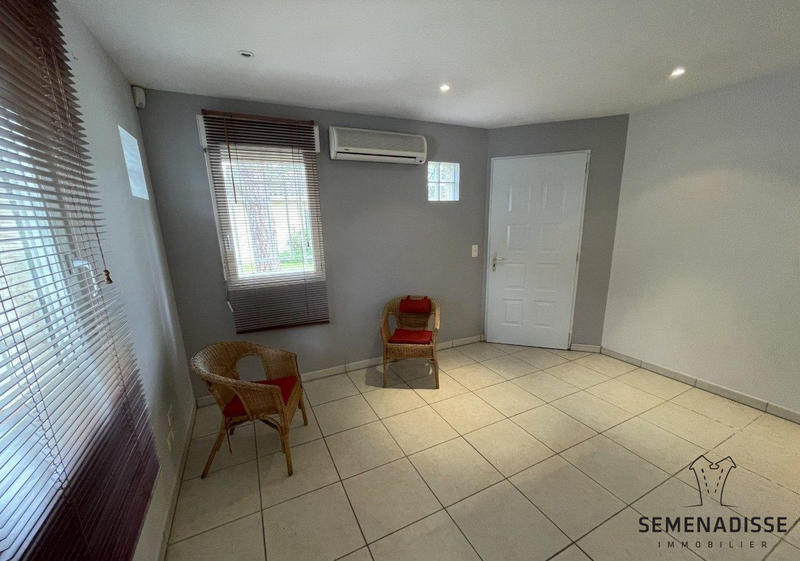 Local d'activités - 148 m²