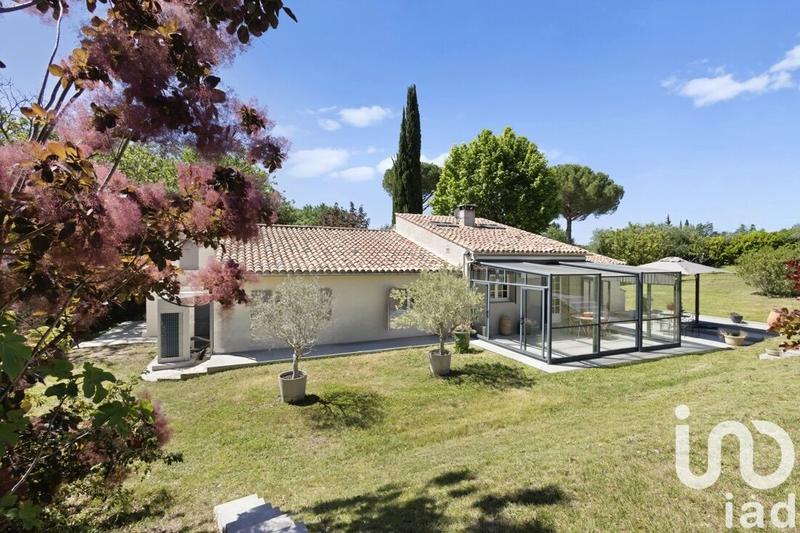 Maison - 220 m² - 5 pièces