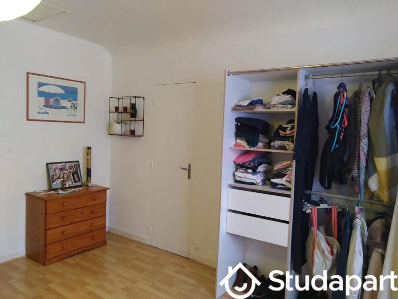 Chambre - 11 m² - 1 pièce