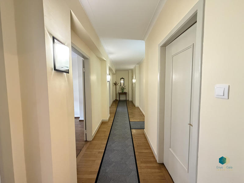 Local d'activités - 106 m² - 4 pièces