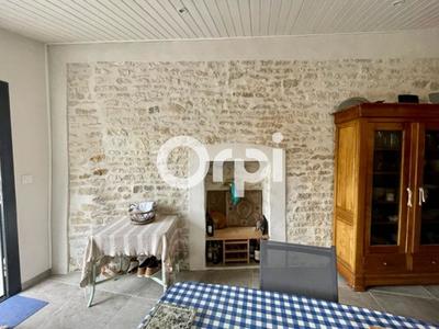 Maison en pierre - 85 m² - 4 pièces