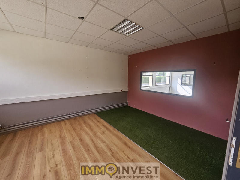 Bureau - 121 m² - 9 pièces