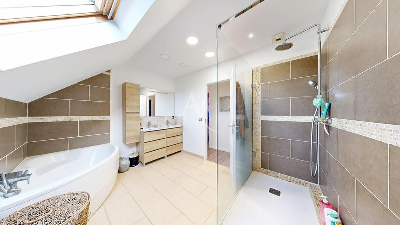 Maison - 116 m² - 6 pièces