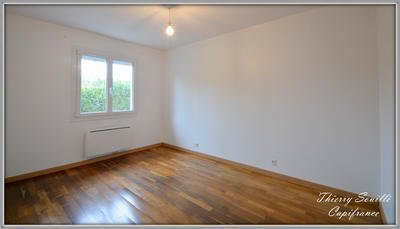 Maison - 92 m² - 6 pièces