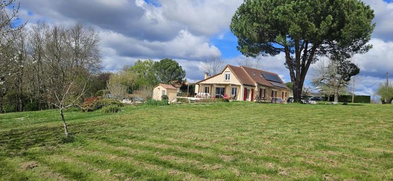 Maison - 177 m² - 7 pièces