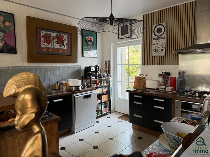 Maison - 255 m² - 10 pièces