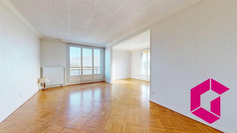 Appartement - 92 m² - 5 pièces