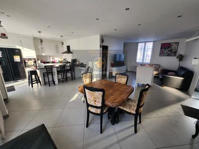 Maison - 100 m² - 6 pièces