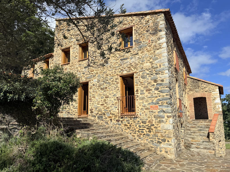 Mas - 538 m² - 13 pièces