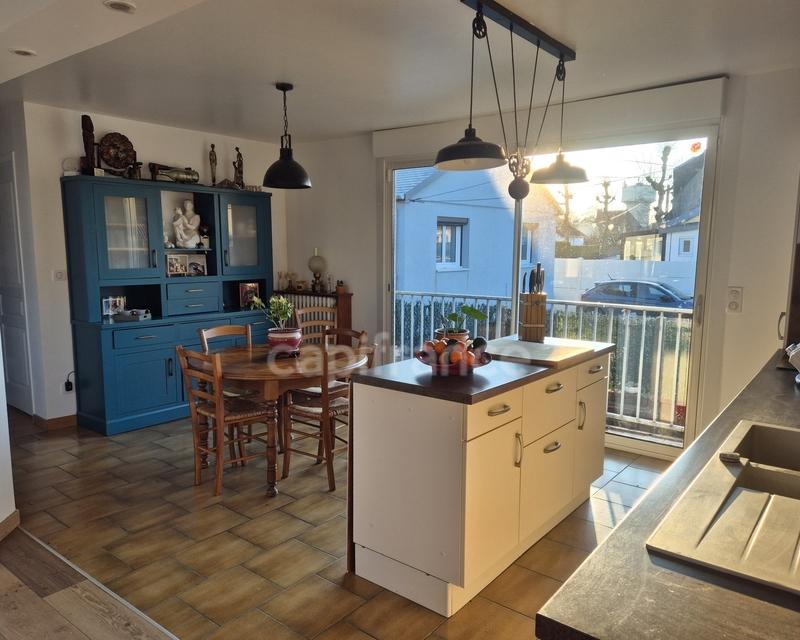 Maison - 96 m² - 3 pièces