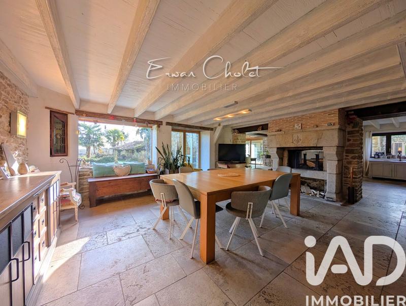 Maison - 246 m² - 7 pièces