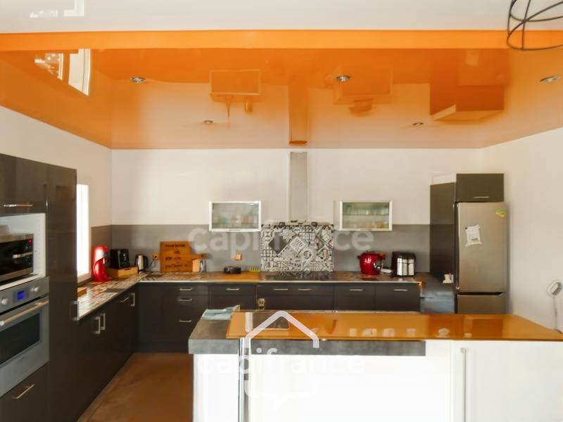 Maison - 209 m² - 11 pièces