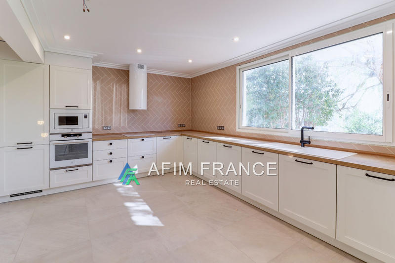 Maison - 148 m² - 5 pièces