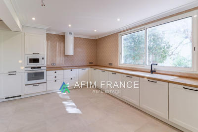 Maison - 148 m² - 5 pièces