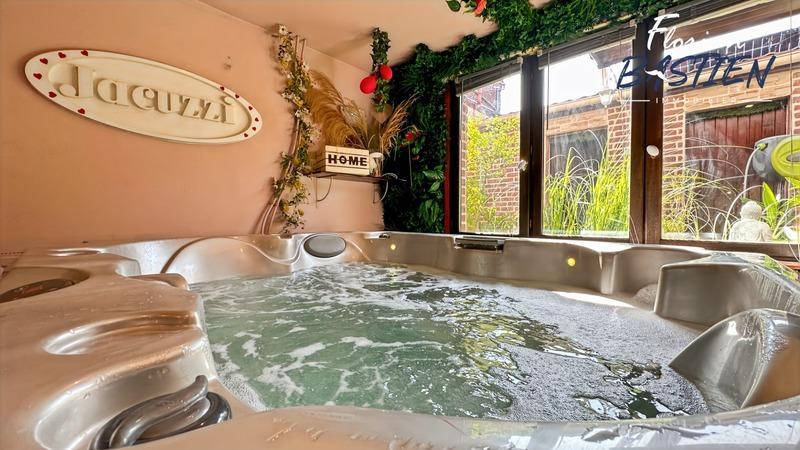 Maison - 327 m² - 15 pièces