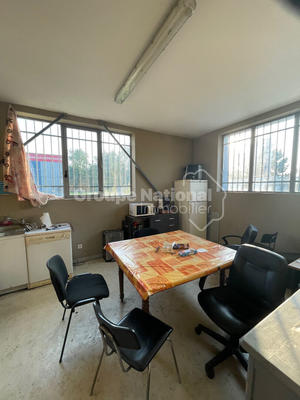 Local commercial - 1 145 m²