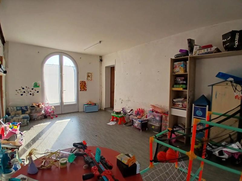 Maison - 228 m² - 6 pièces