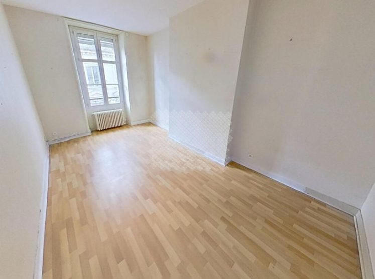 Appartement - 83 m² - 4 pièces