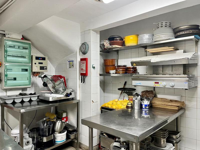 Local commercial - 300 m² - 10 pièces