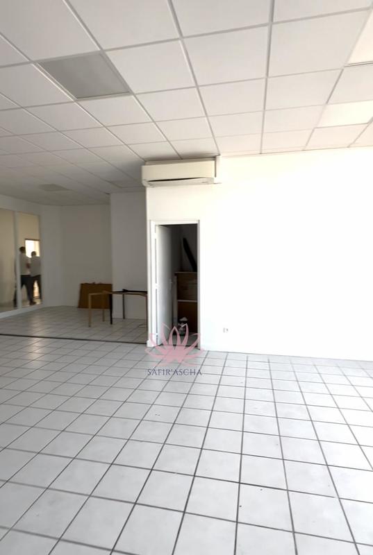 Local commercial - 88 m² - 1 pièce