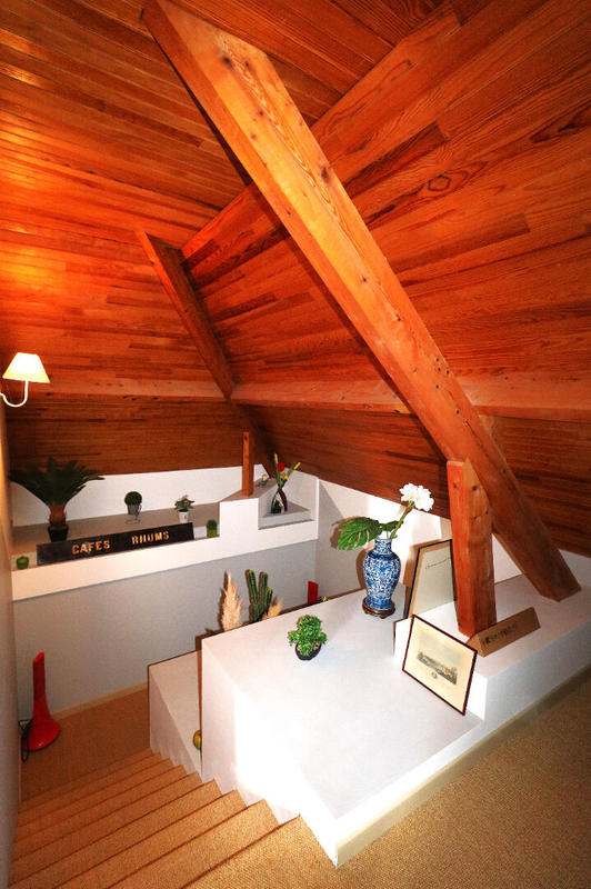 Maison - 233 m² - 12 pièces