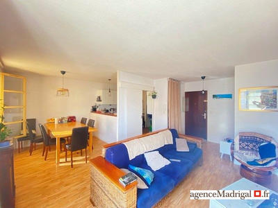 Appartement - 97 m² - 4 pièces
