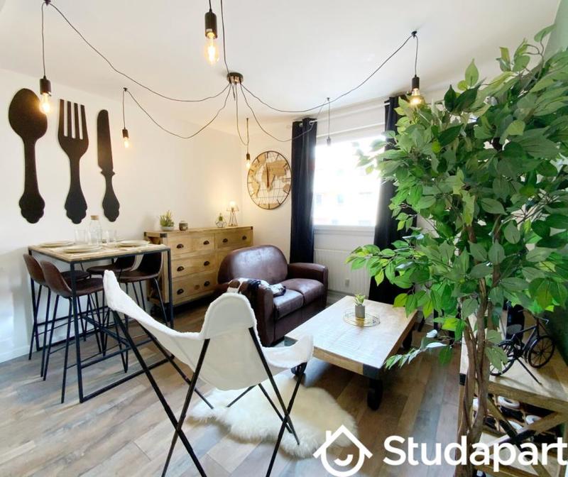 Chambre - 8 m² - 1 pièce