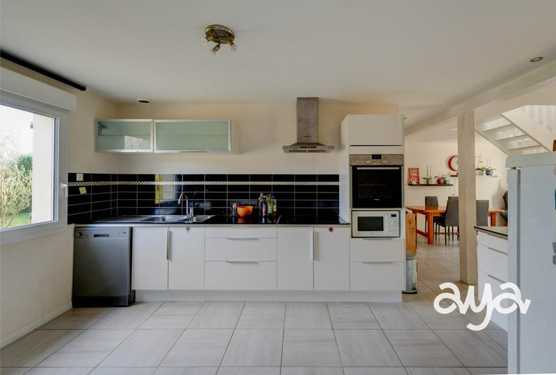 Maison - 121 m² - 6 pièces