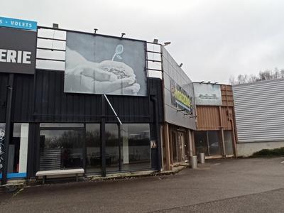 Local commercial - 325 m²