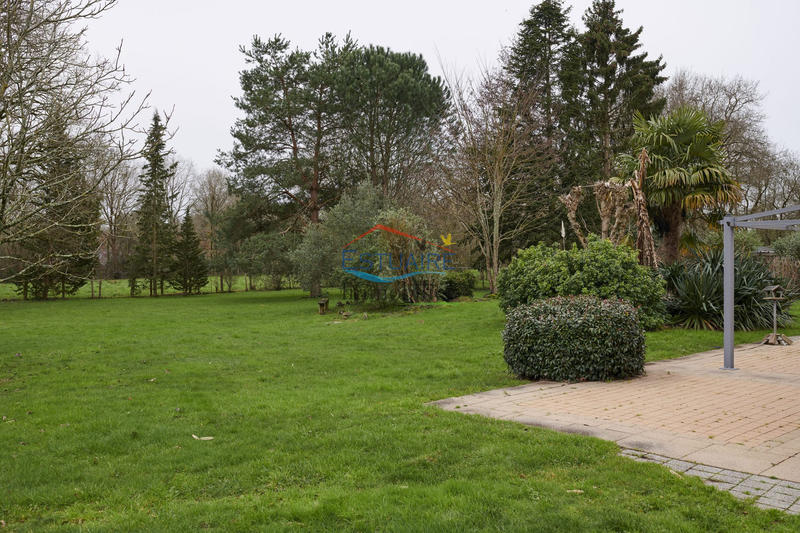 Maison - 183 m² - 7 pièces