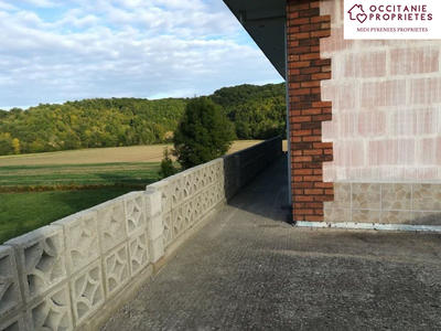 Villa - 250 m² - 4 pièces