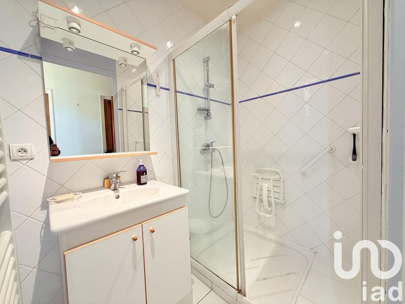 Maison - 202 m² - 9 pièces