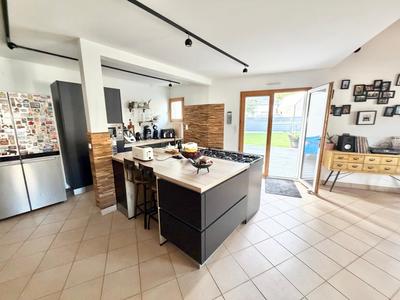 Maison - 298 m² - 5 pièces