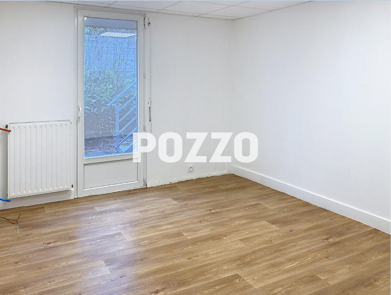 Local commercial - 12 m² - 1 pièce