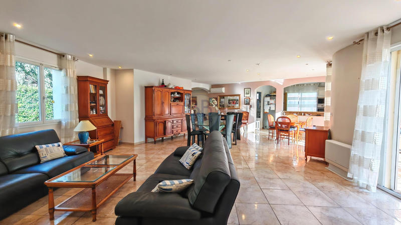 Maison - 163 m² - 6 pièces