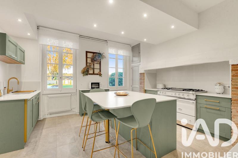 Maison - 510 m² - 15 pièces