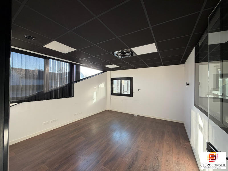 Bureau - 454 m²