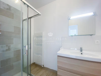 Maison - 166 m² - 7 pièces