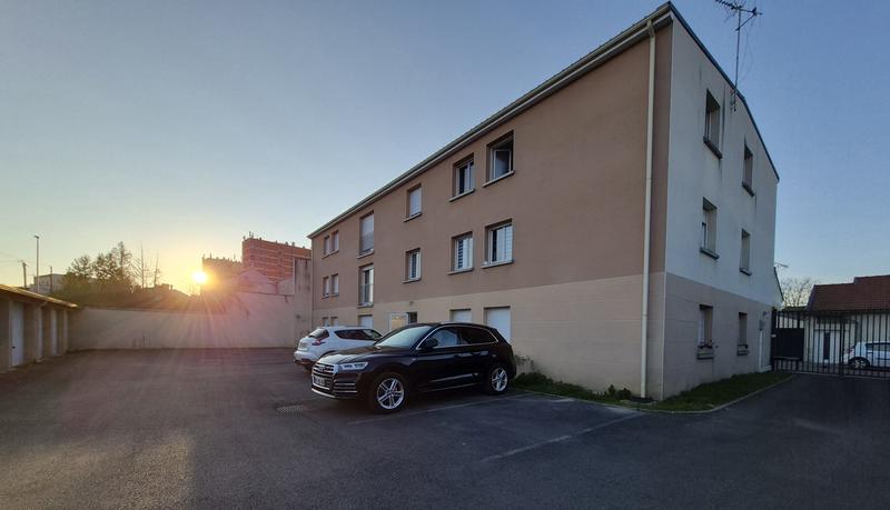 Parking / Garage - 12 m²