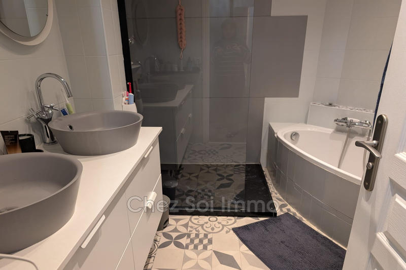 Appartement - 77 m² - 3 pièces