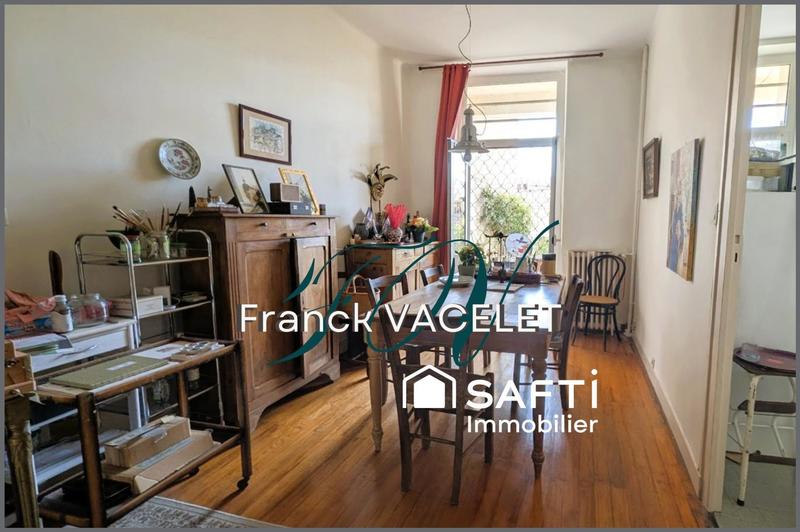 Maison - 310 m² - 5 pièces