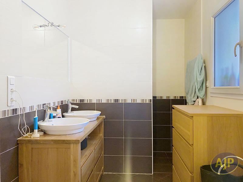 Maison - 161 m² - 7 pièces