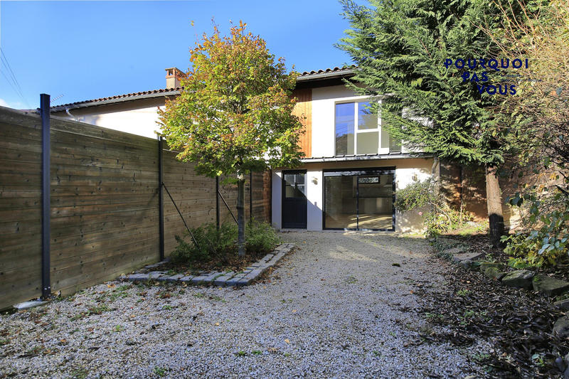 Maison - 260 m² - 8 pièces
