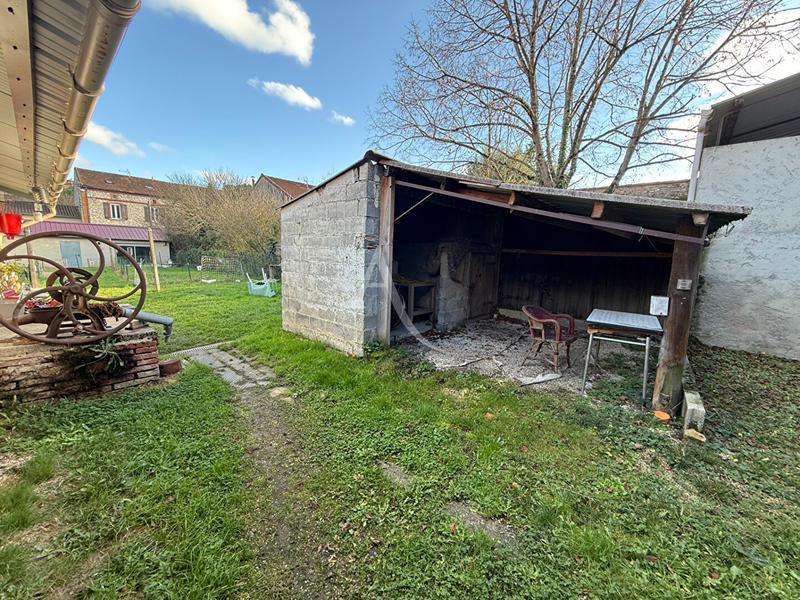 Maison - 334 m² - 10 pièces