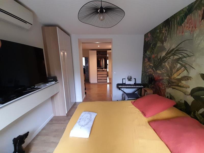 Maison - 95 930 m² - 4 pièces