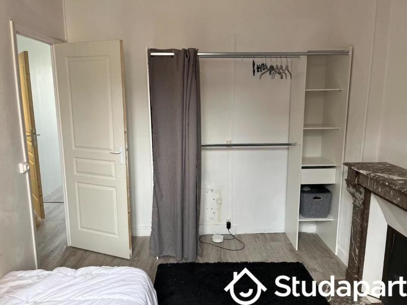 Chambre - 11 m² - 1 pièce