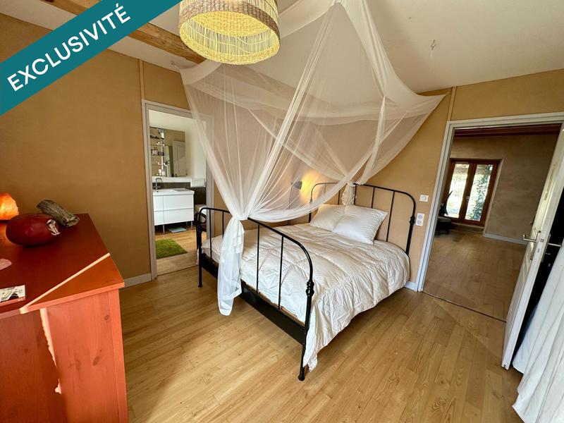 Maison - 271 m² - 9 pièces