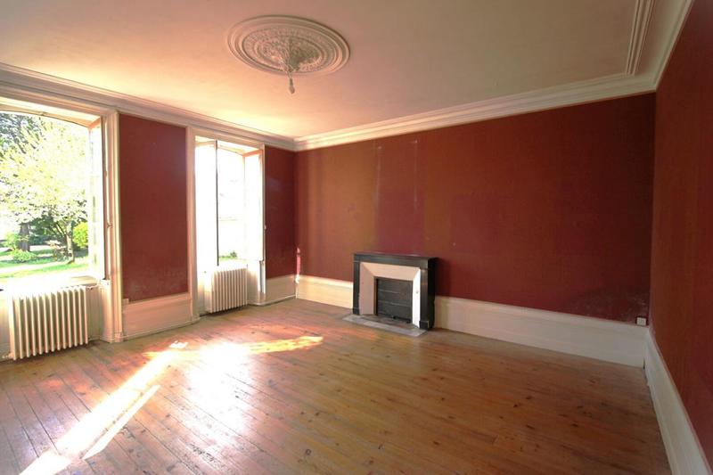 Maison - 273 m² - 11 pièces