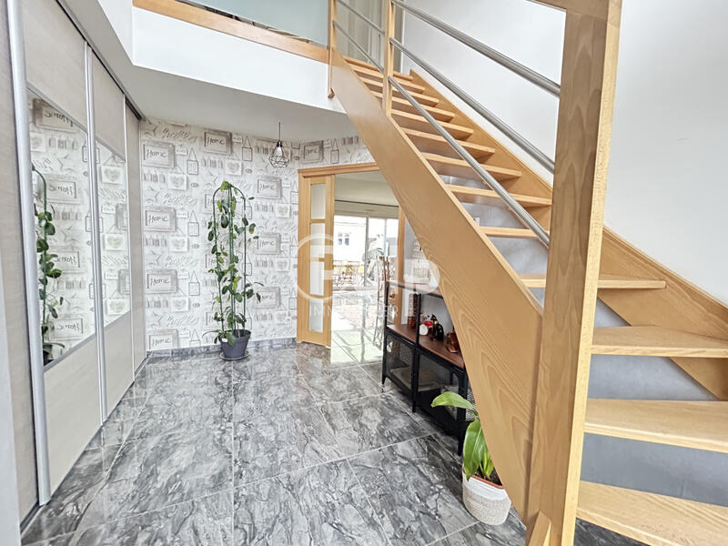 Pavillon - 130 m² - 6 pièces