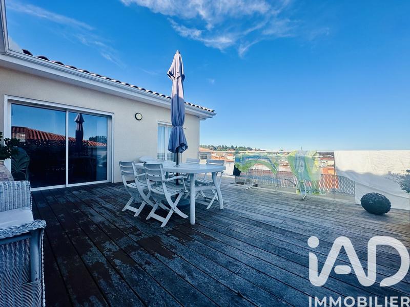 Maison - 211 m² - 6 pièces